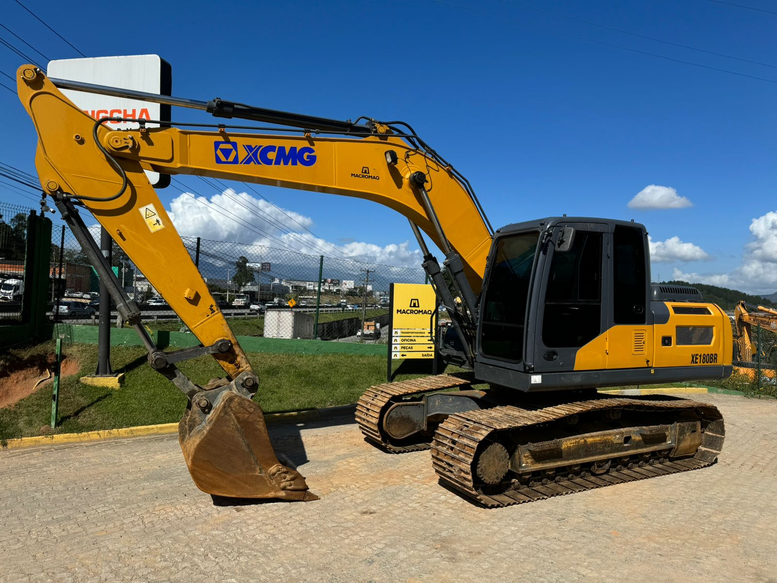 ESCAVADEIRA HIDRAULICA MARCA XCMG MODELO XE180BR