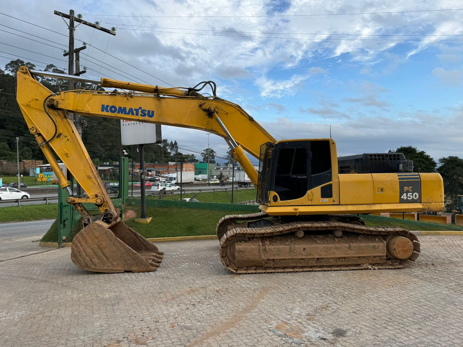 ESCAVADEIRA HIDRAULICA MARCA KOMATSU MODELO PC450